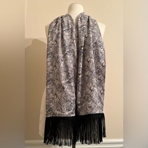 Handcrafted Elegant Black and White Patterned Scarf with Black Fringe